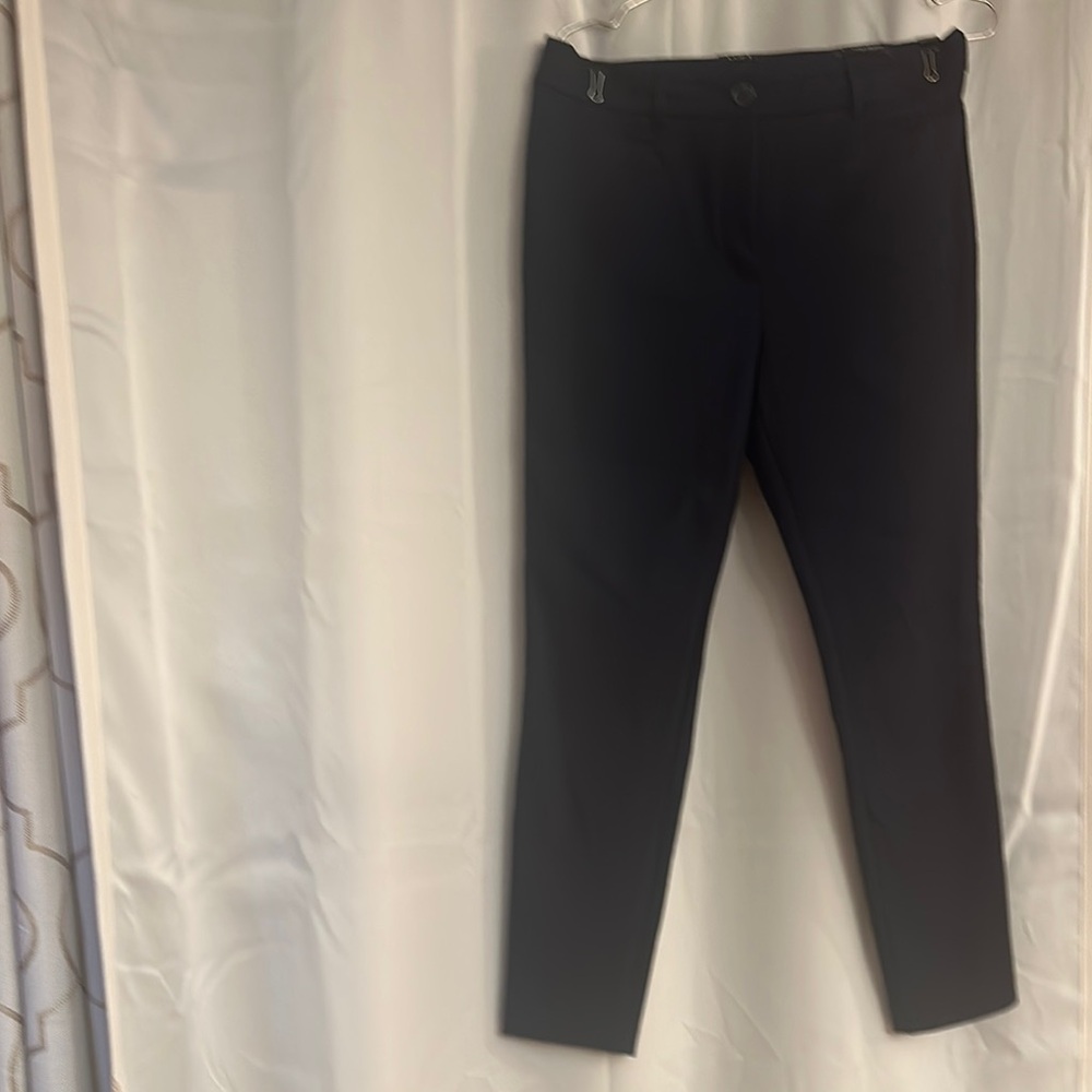 LOFT Black Skinny Pants with Sleek Design